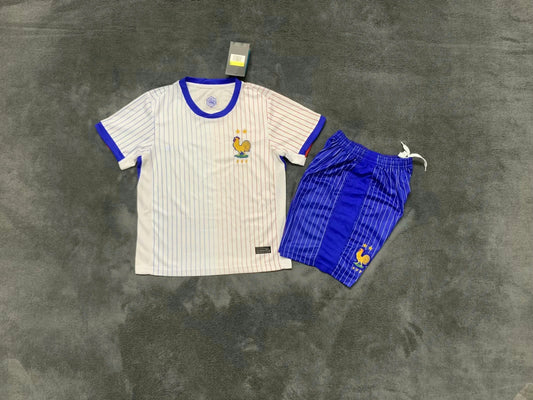 Ensemble Enfant Extérieur France 2024